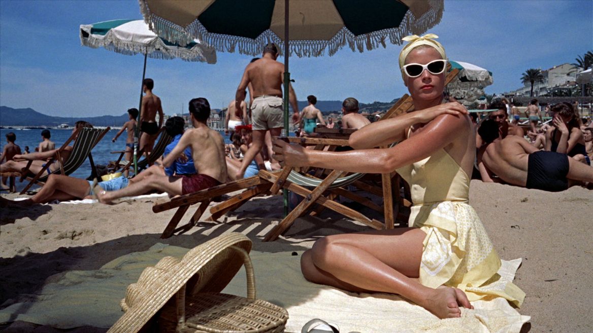 The Evolution of Cruise and Resortwear: From 1930's Jet Set Appeal to Today's Chic Vacation Destinations